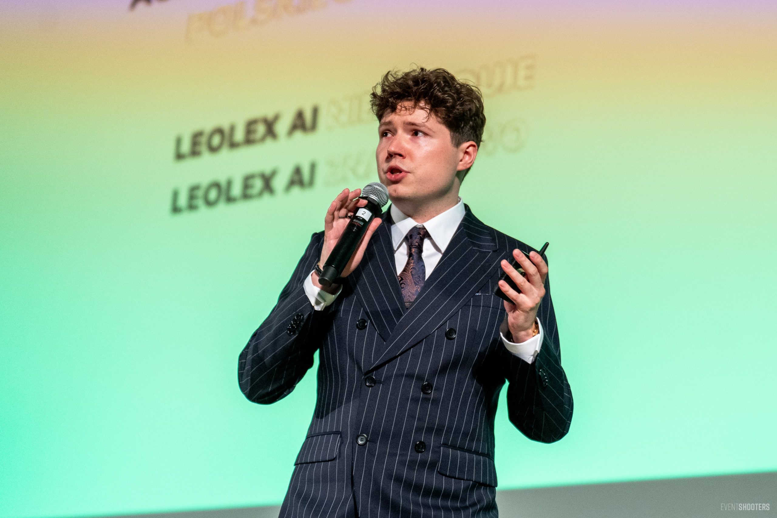 AI wspiera, nie zastępuje – jak mądrze i bezpiecznie korzystać ze sztucznej inteligencji?
