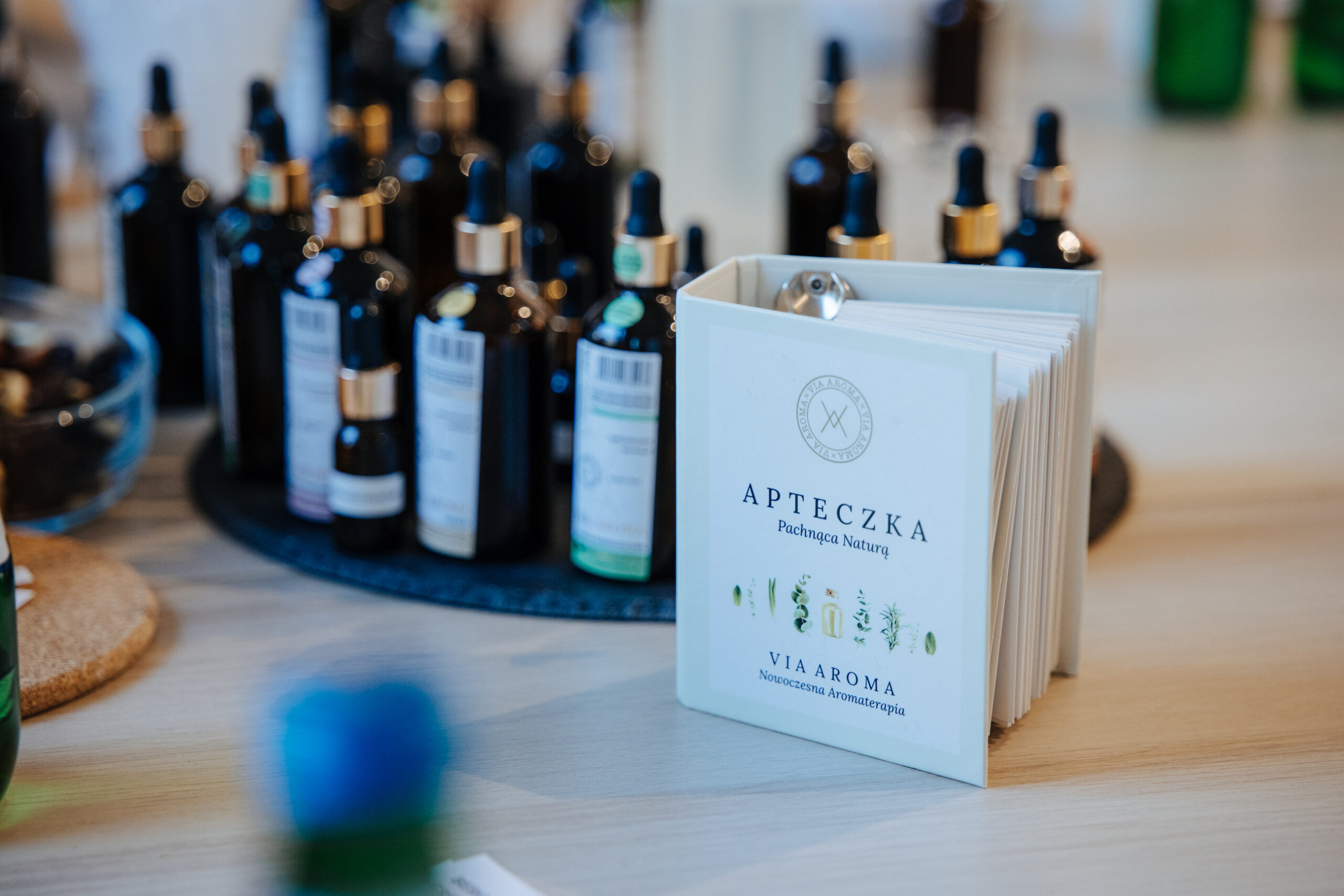 Read more about the article Zapach emocji – czyli warsztaty z Edytą Tecław w przestrzeni sztuki